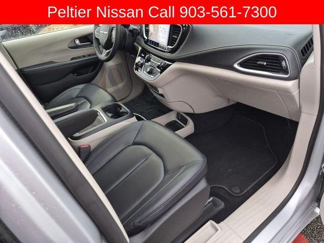 used 2024 Chrysler Pacifica Hybrid car, priced at $27,077