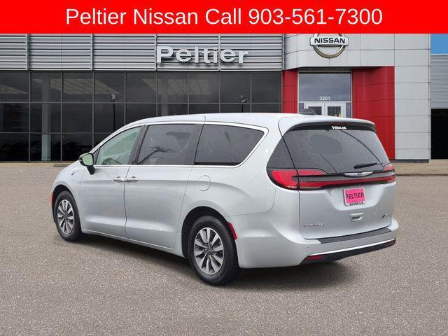 used 2024 Chrysler Pacifica Hybrid car, priced at $27,077