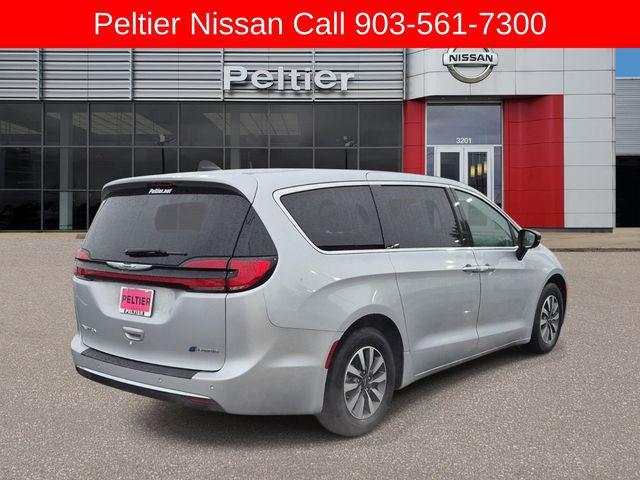 used 2024 Chrysler Pacifica Hybrid car, priced at $27,077