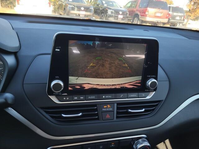 new 2025 Nissan Altima car, priced at $24,999