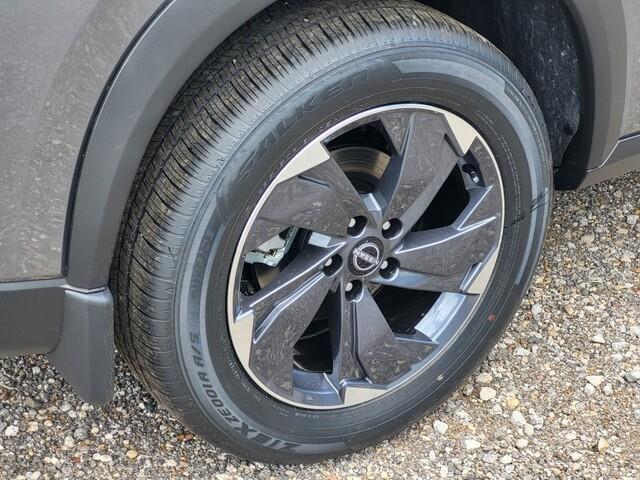 new 2025 Nissan Rogue car, priced at $27,999