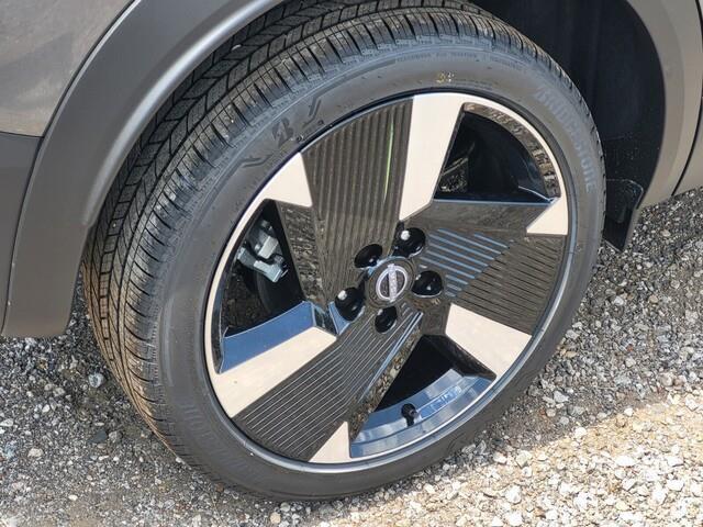 new 2025 Nissan Kicks car, priced at $26,128