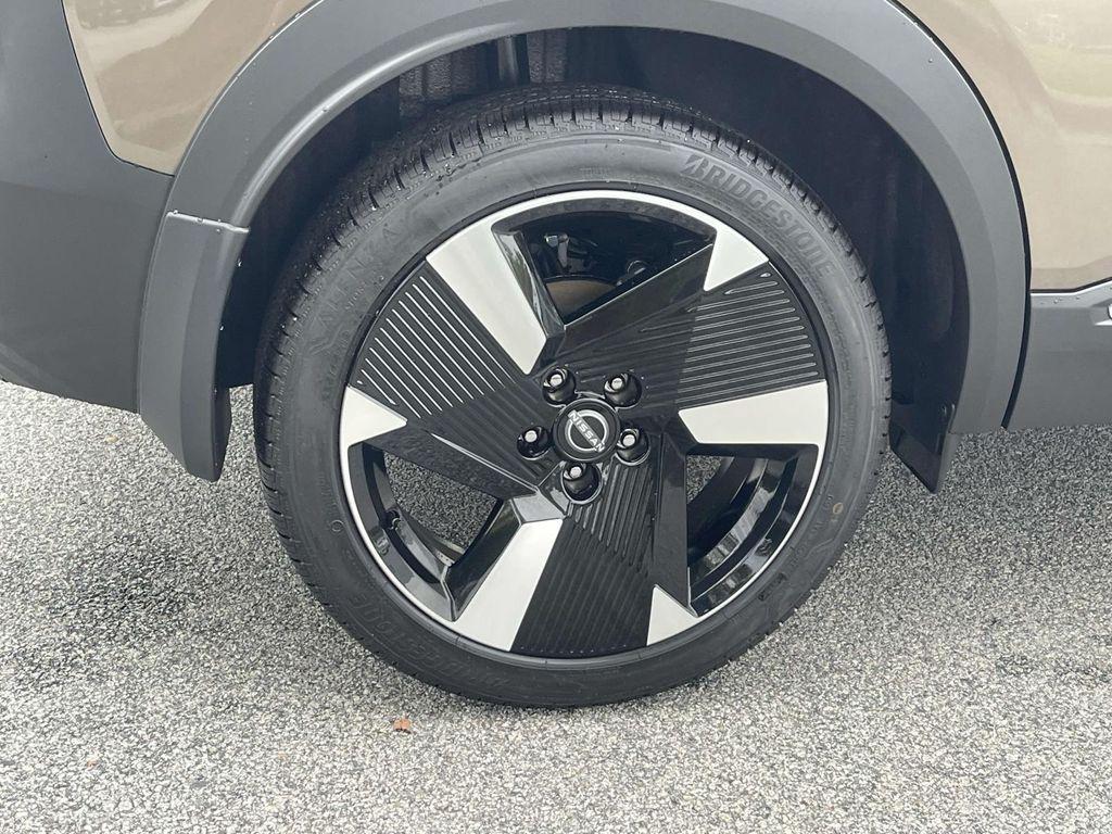 new 2025 Nissan Kicks car, priced at $30,588