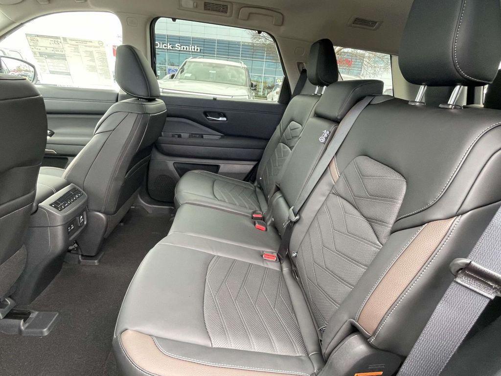 new 2025 Nissan Pathfinder car, priced at $51,510