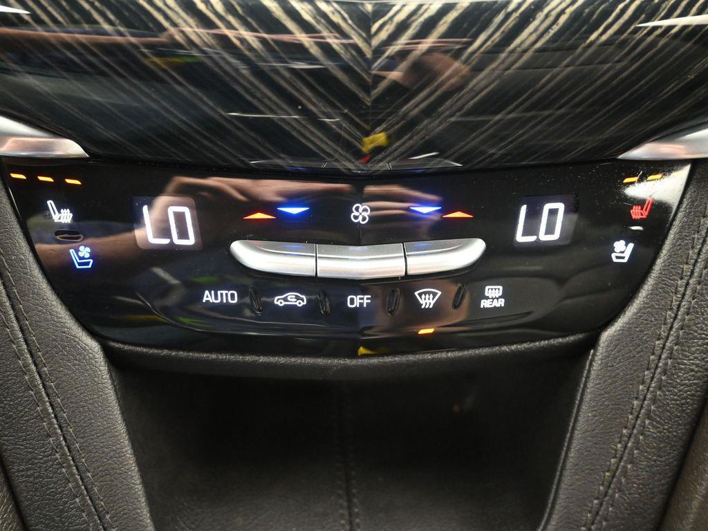 used 2025 Cadillac XT6 car, priced at $43,500