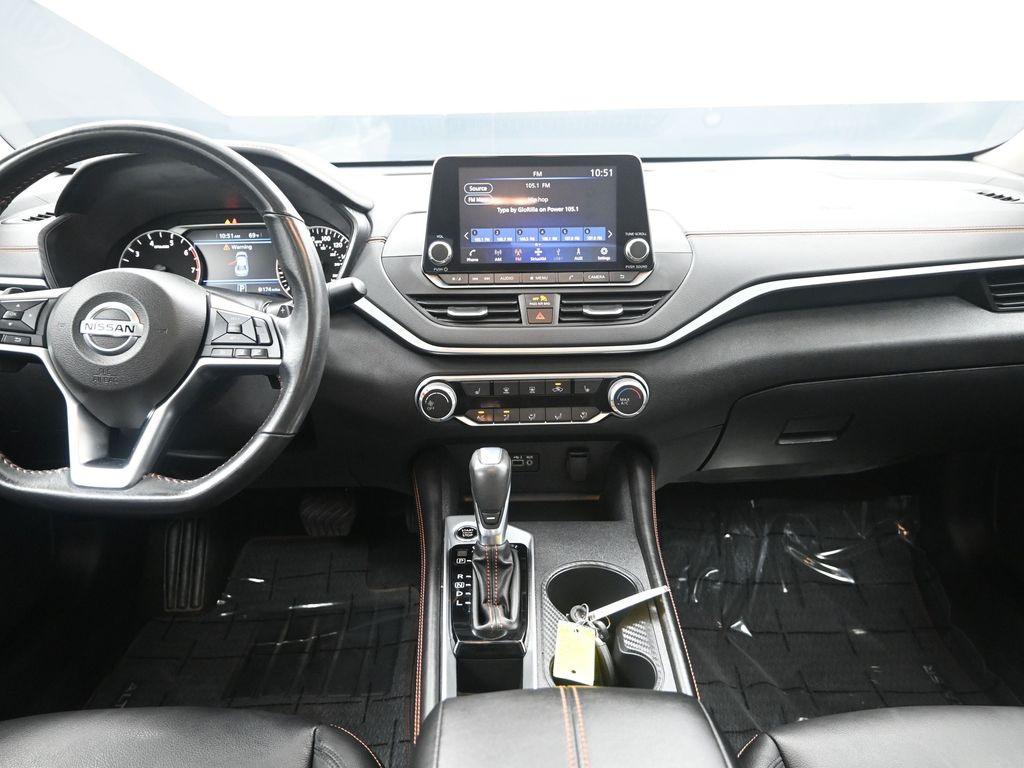 2022 Pearl White Tricoat Nissan Altima