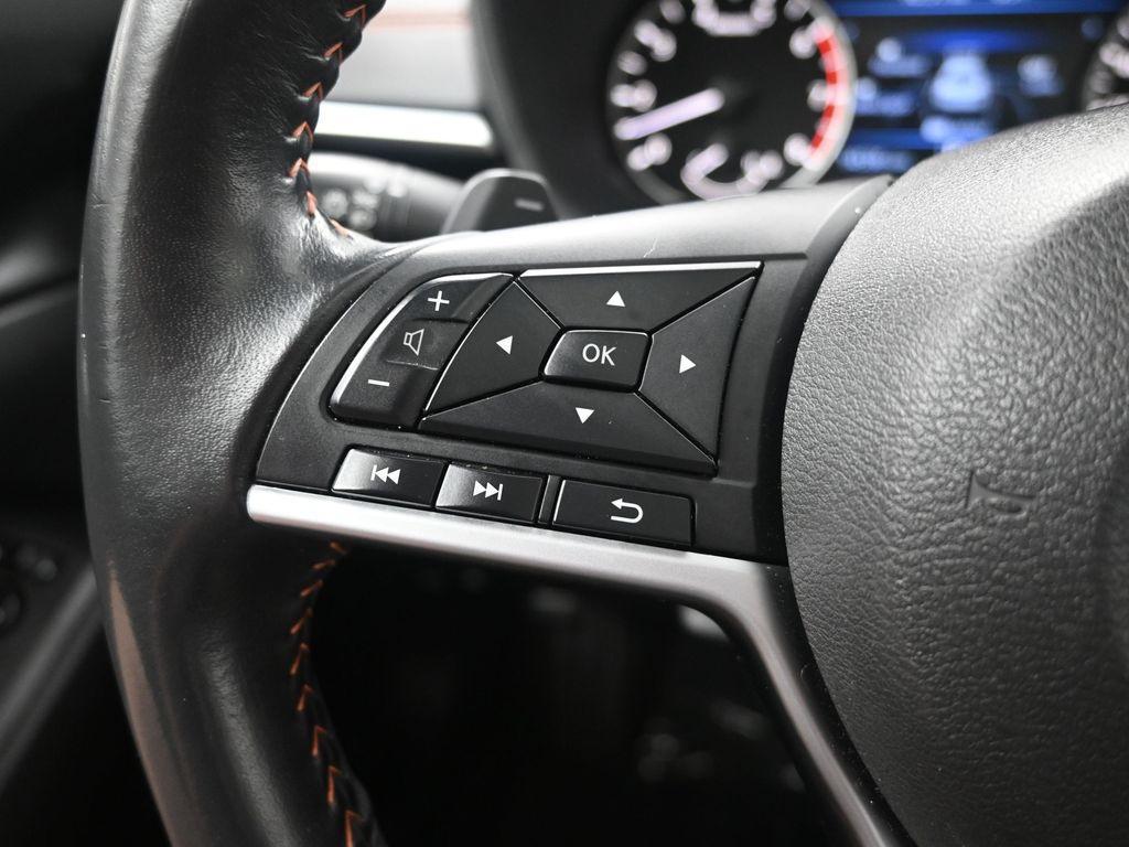 2022 Pearl White Tricoat Nissan Altima