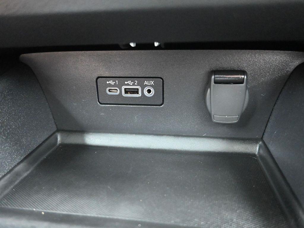 2022 Pearl White Tricoat Nissan Altima