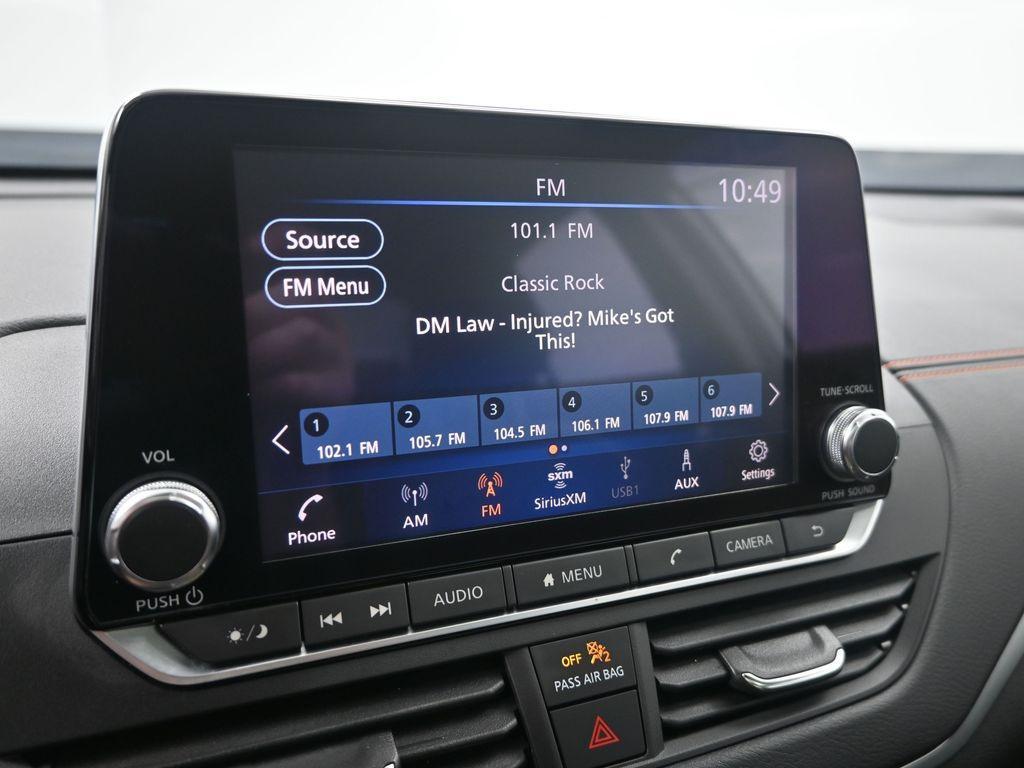 2022 Pearl White Tricoat Nissan Altima