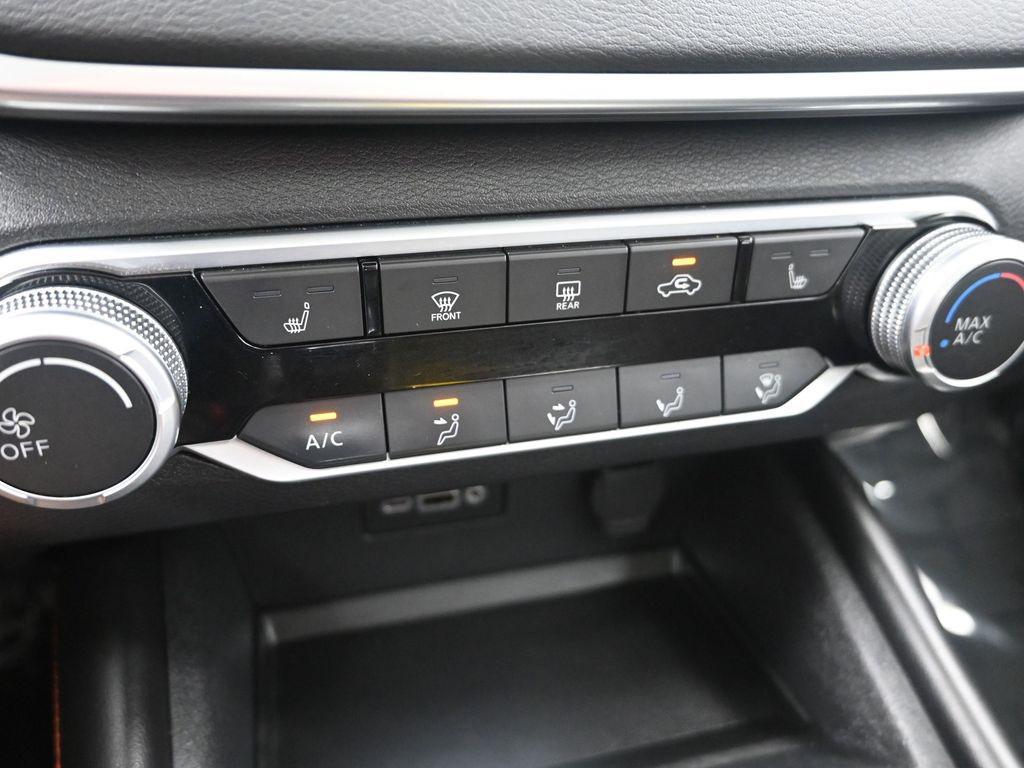 2022 Pearl White Tricoat Nissan Altima