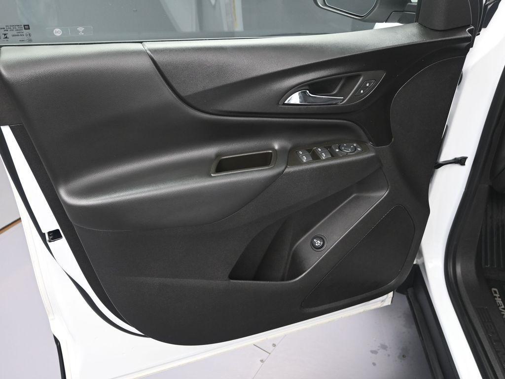 used 2024 Chevrolet Equinox car, priced at $17,500