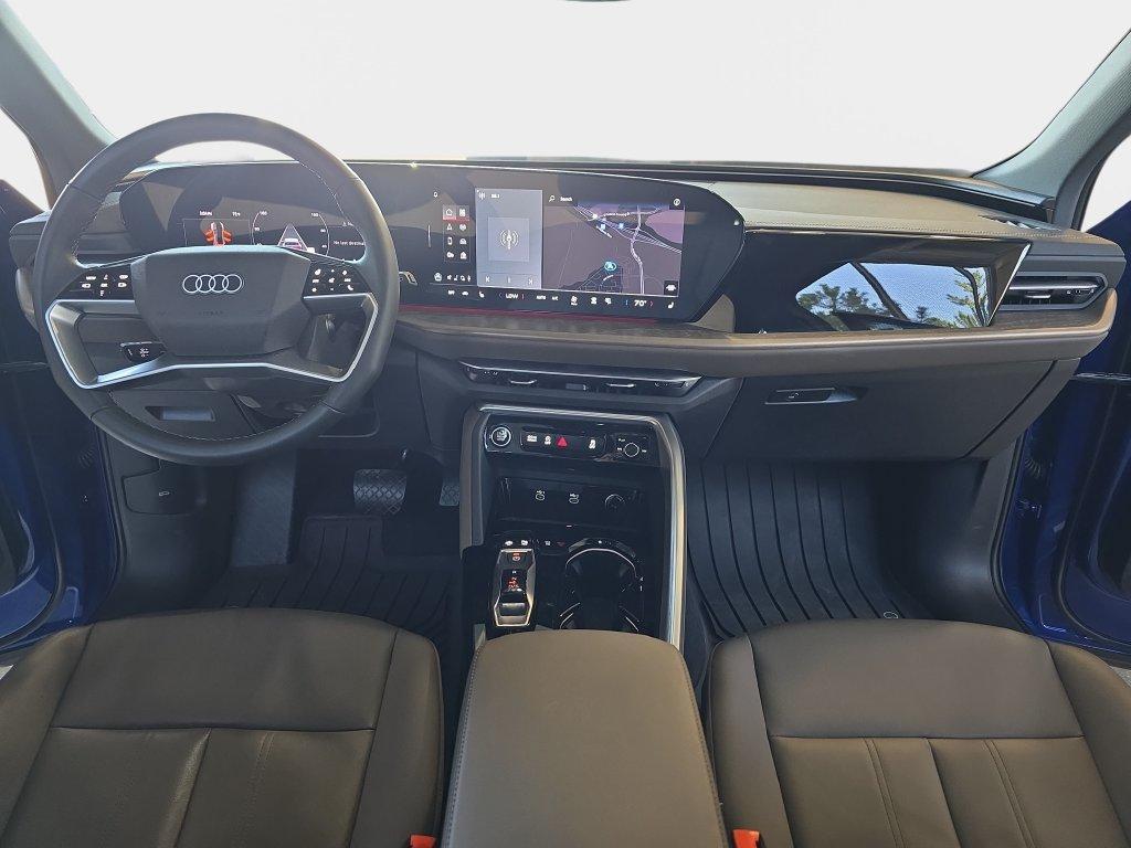 Audi Q5 view 10