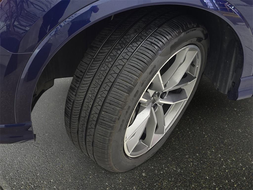 2024 Navarra Blue Metallic Audi Q3