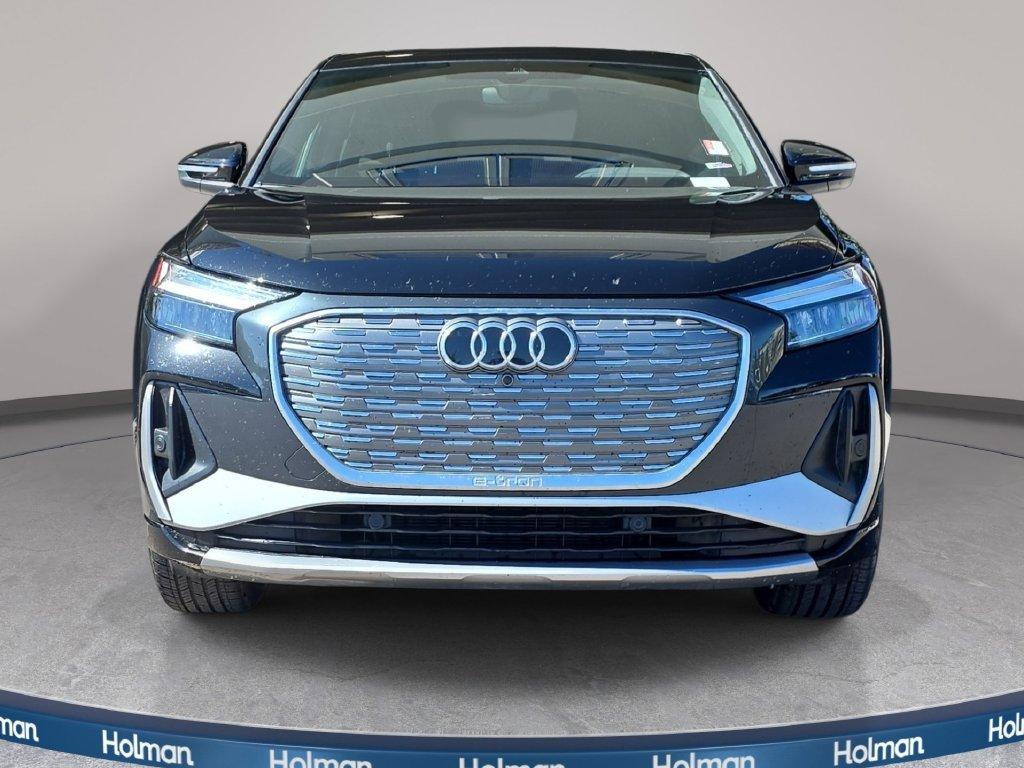 Audi Q4 e-tron view 3
