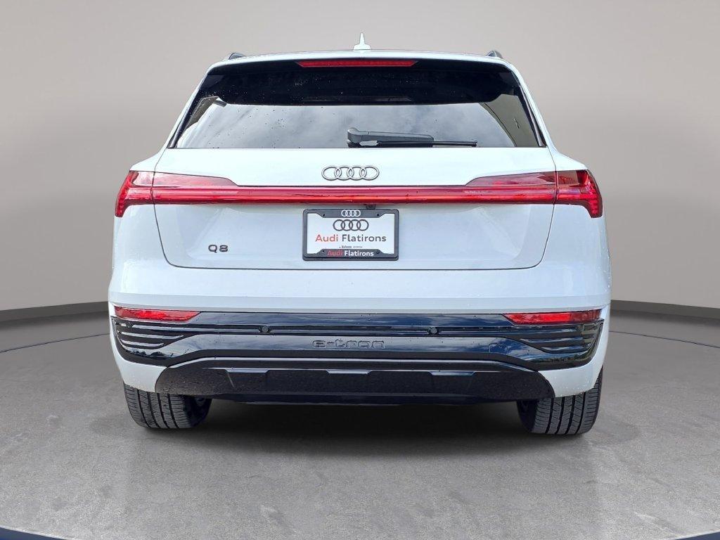 Audi Q8 e-tron view 7