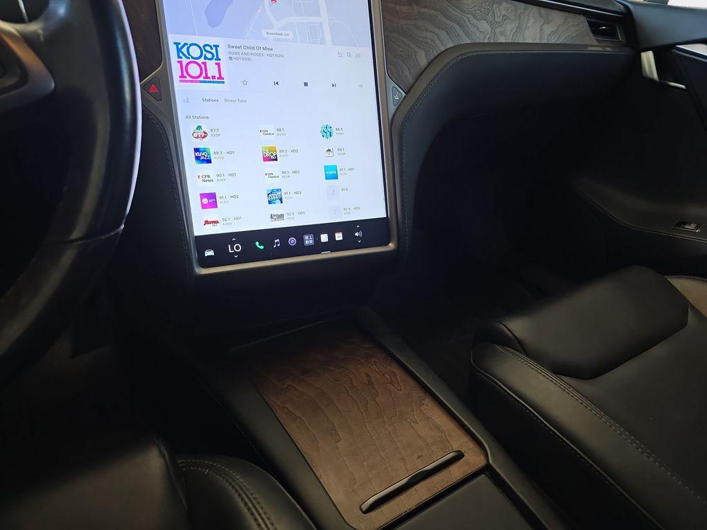 Tesla Model S view 26