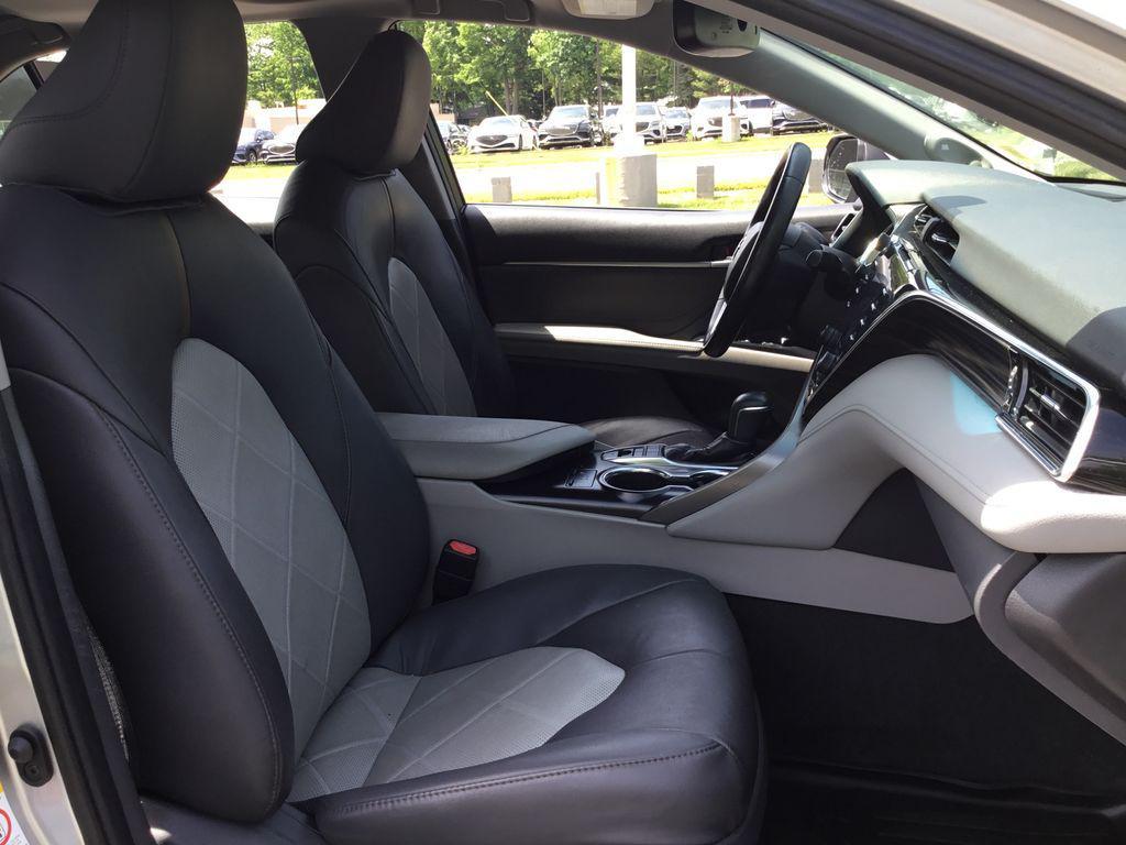 used 2018 Toyota Camry Hybrid car, priced at $19,197