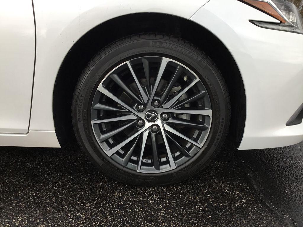 used 2022 Lexus ES 350 car, priced at $35,897