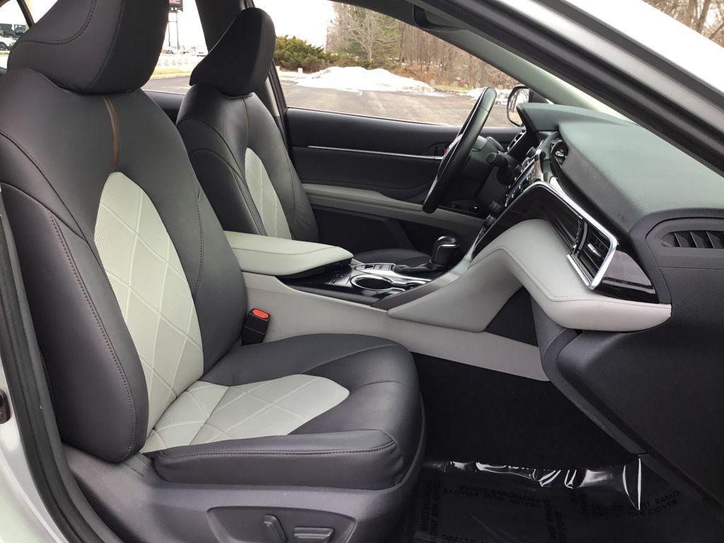 used 2018 Toyota Camry Hybrid car, priced at $13,799