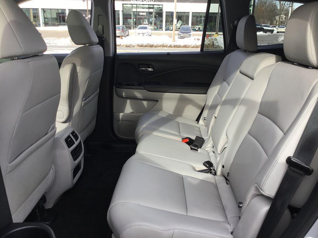 used 2022 Honda Pilot car, priced at $31,999