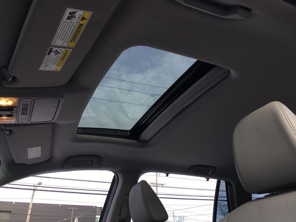 used 2022 Honda Pilot car, priced at $31,999