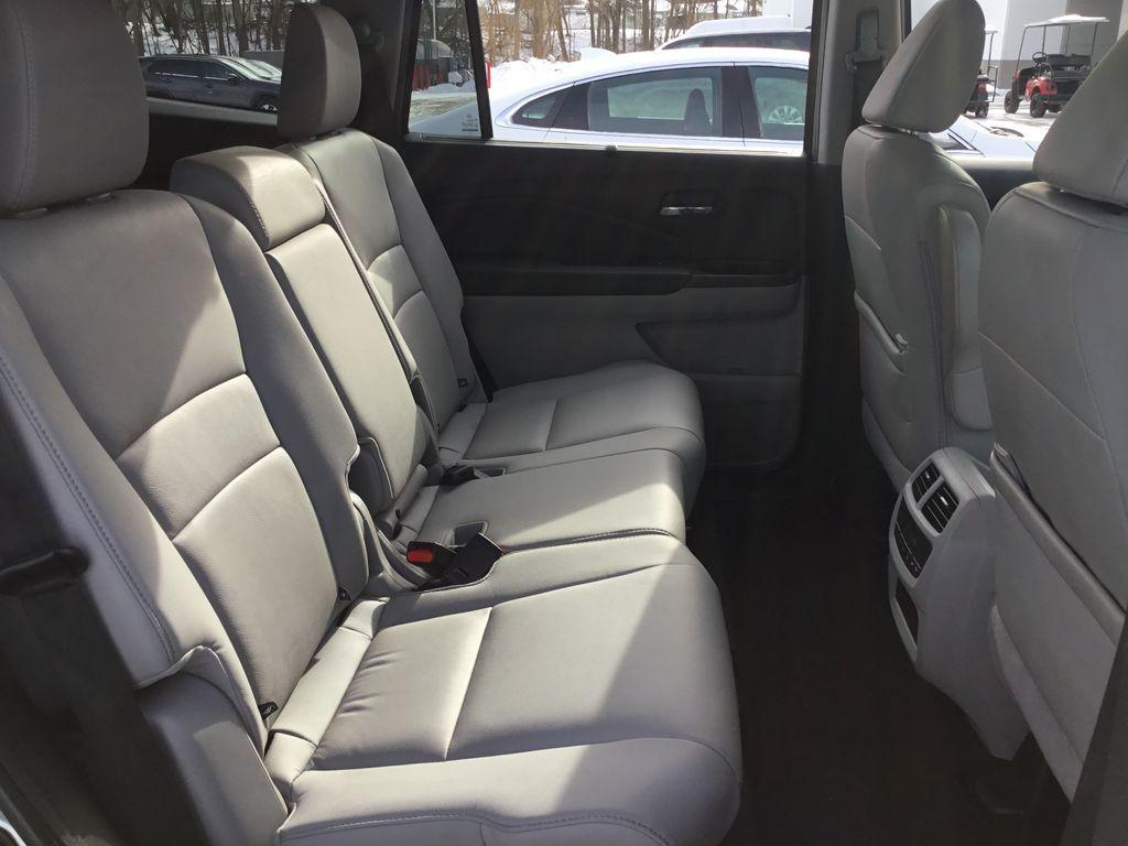 used 2022 Honda Pilot car, priced at $31,999