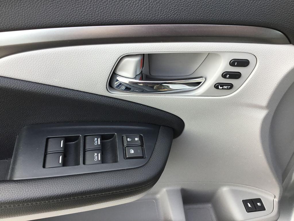 used 2022 Honda Pilot car, priced at $31,999