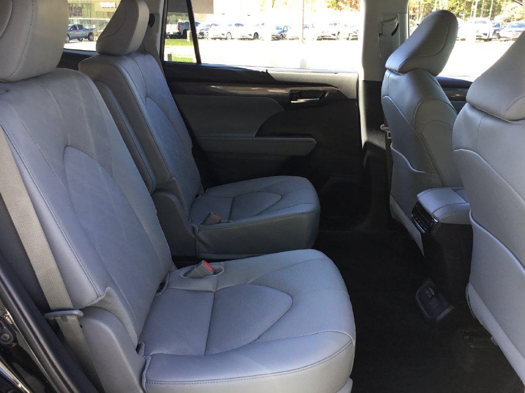 new 2026 Toyota Highlander car, priced at $55,918