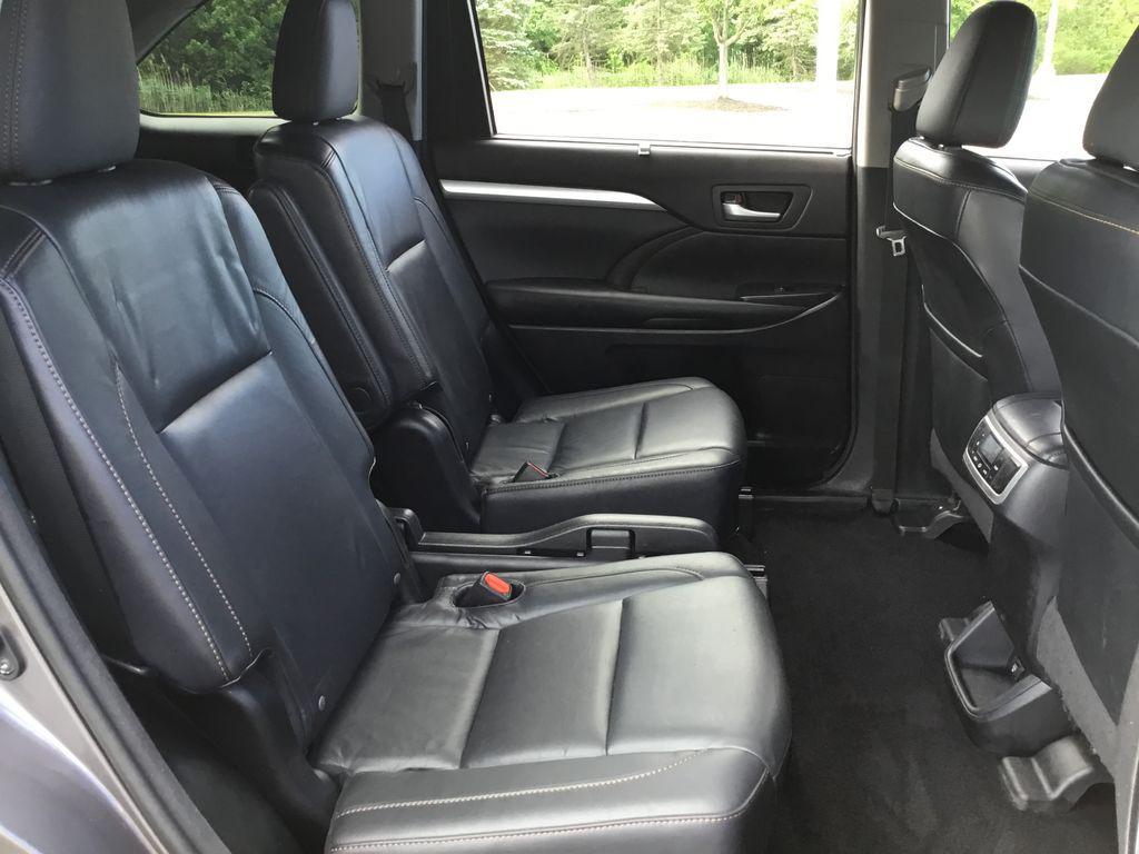 used 2015 Toyota Highlander car, priced at $15,397