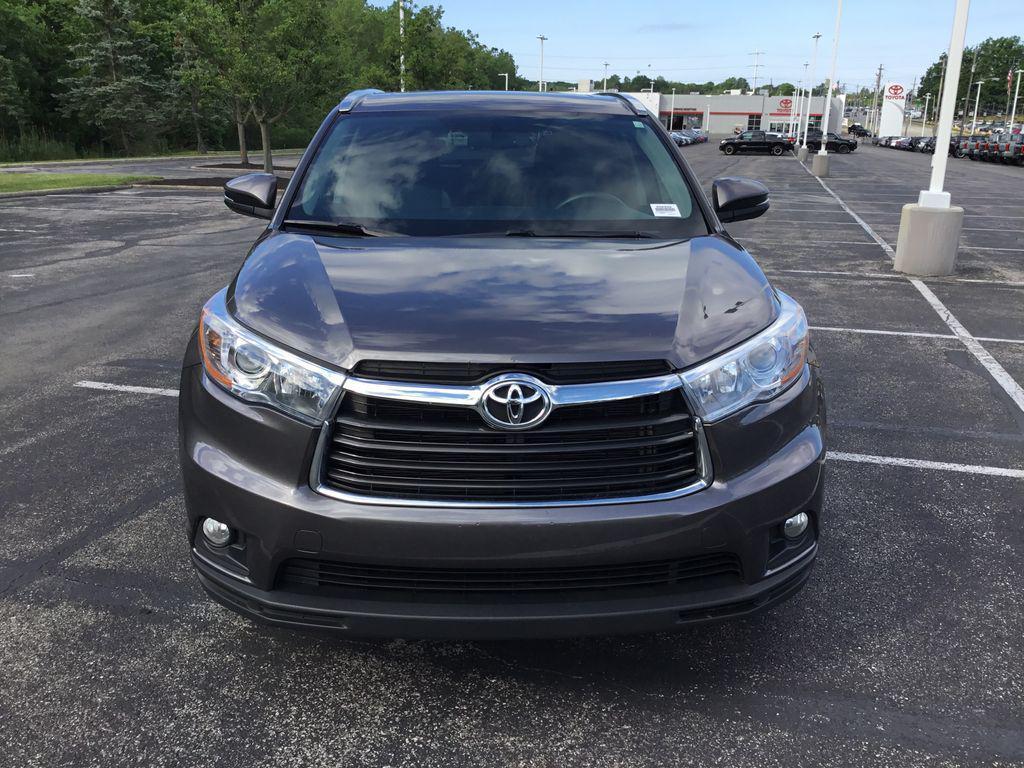 used 2015 Toyota Highlander car, priced at $15,397