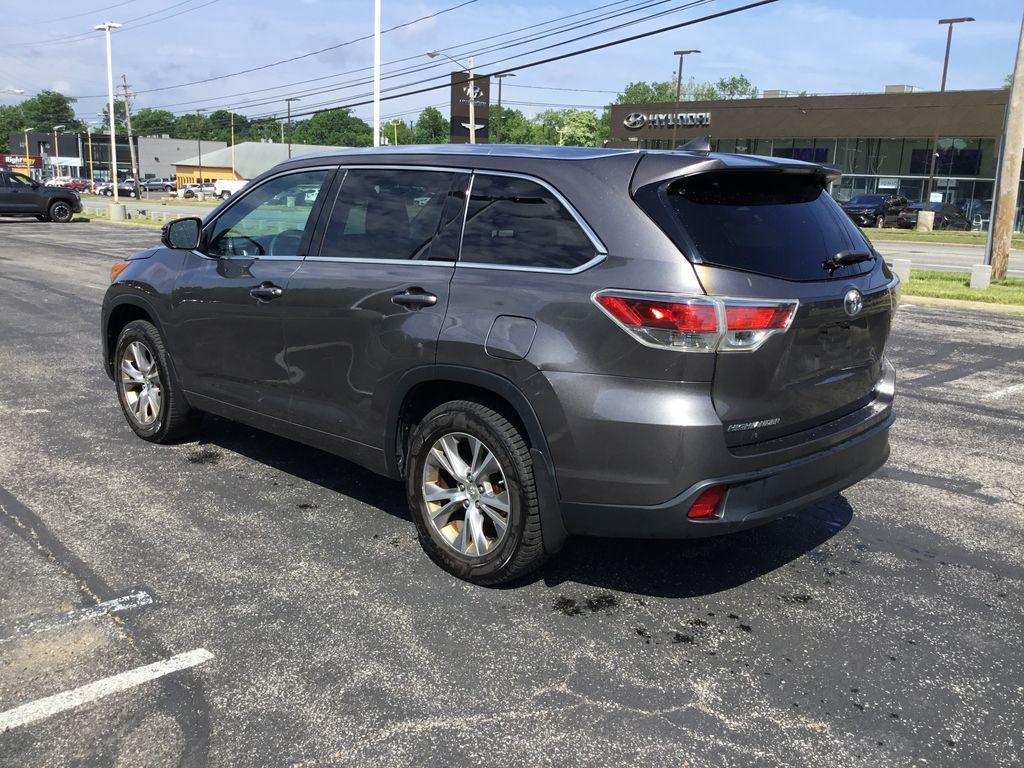 used 2015 Toyota Highlander car, priced at $15,897