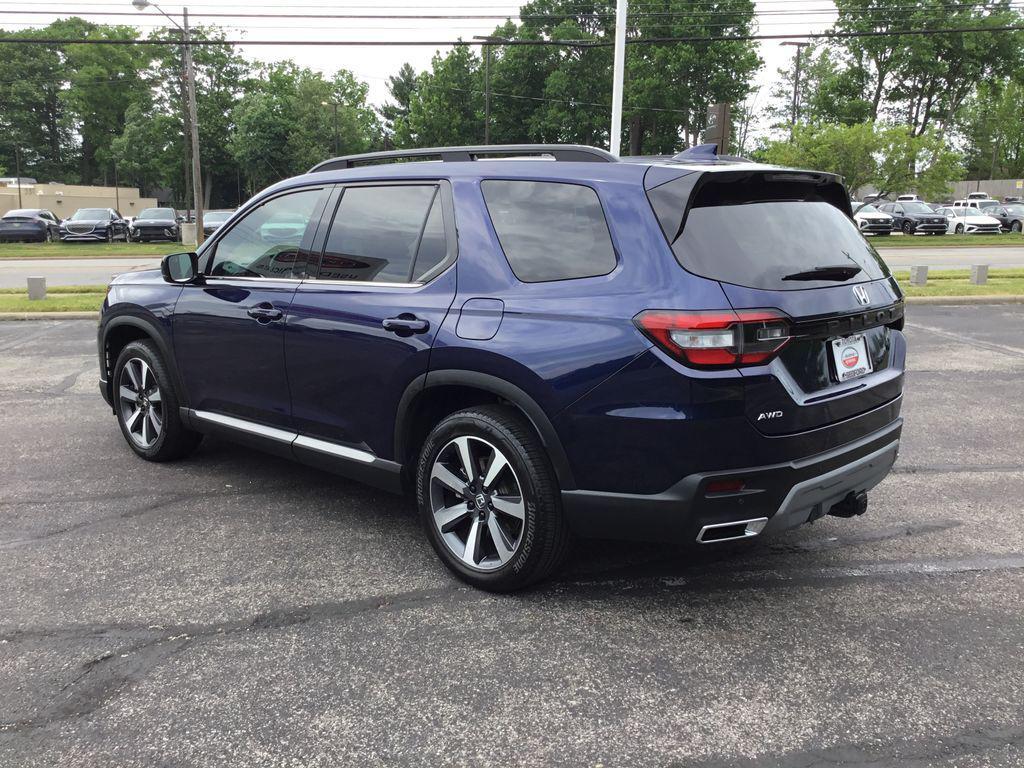 used 2025 Honda Pilot car, priced at $43,197
