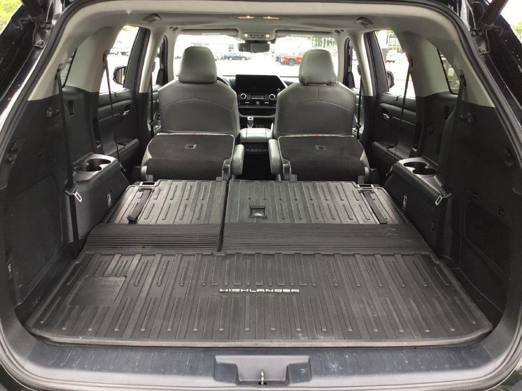 used 2023 Toyota Highlander Hybrid car, priced at $37,395