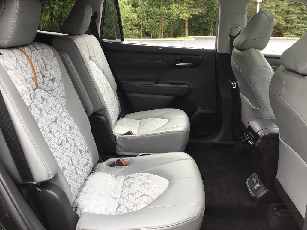 used 2023 Toyota Highlander Hybrid car, priced at $37,395