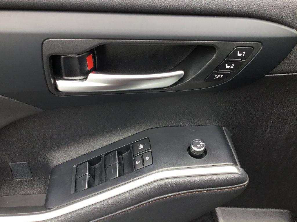 used 2023 Toyota Highlander Hybrid car, priced at $37,395