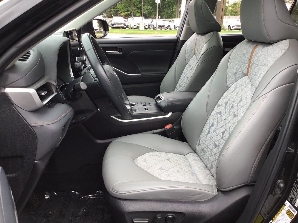 used 2023 Toyota Highlander Hybrid car, priced at $37,395