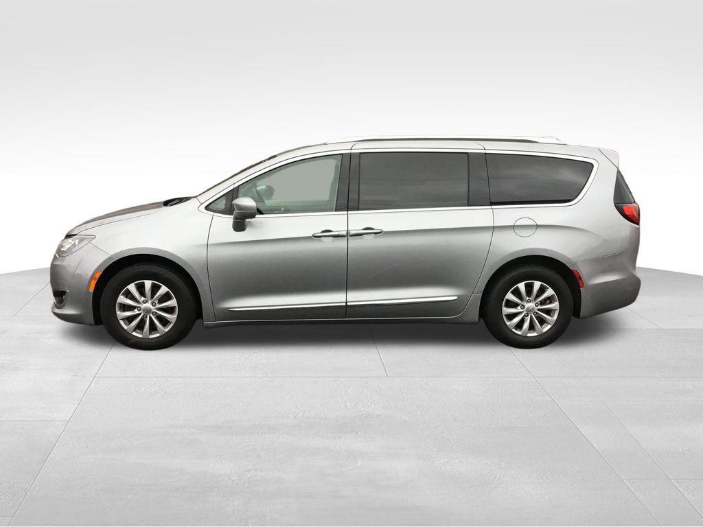 used 2019 Chrysler Pacifica car, priced at $15,799