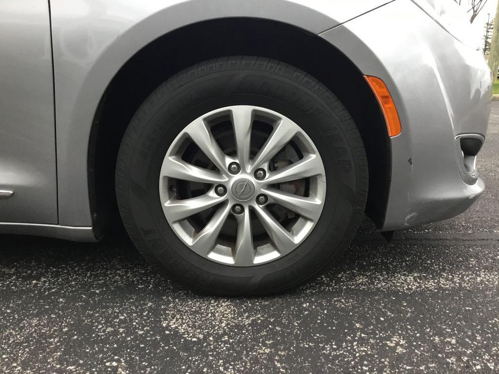 used 2019 Chrysler Pacifica car, priced at $15,799