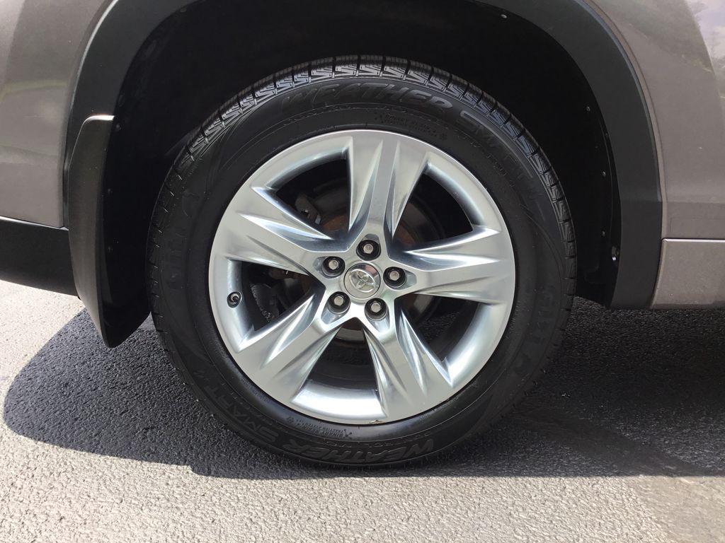 used 2015 Toyota Highlander car, priced at $12,195