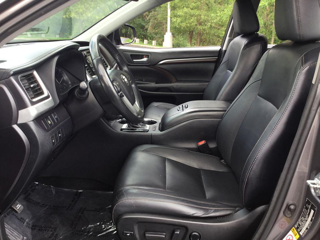 used 2015 Toyota Highlander car, priced at $12,195