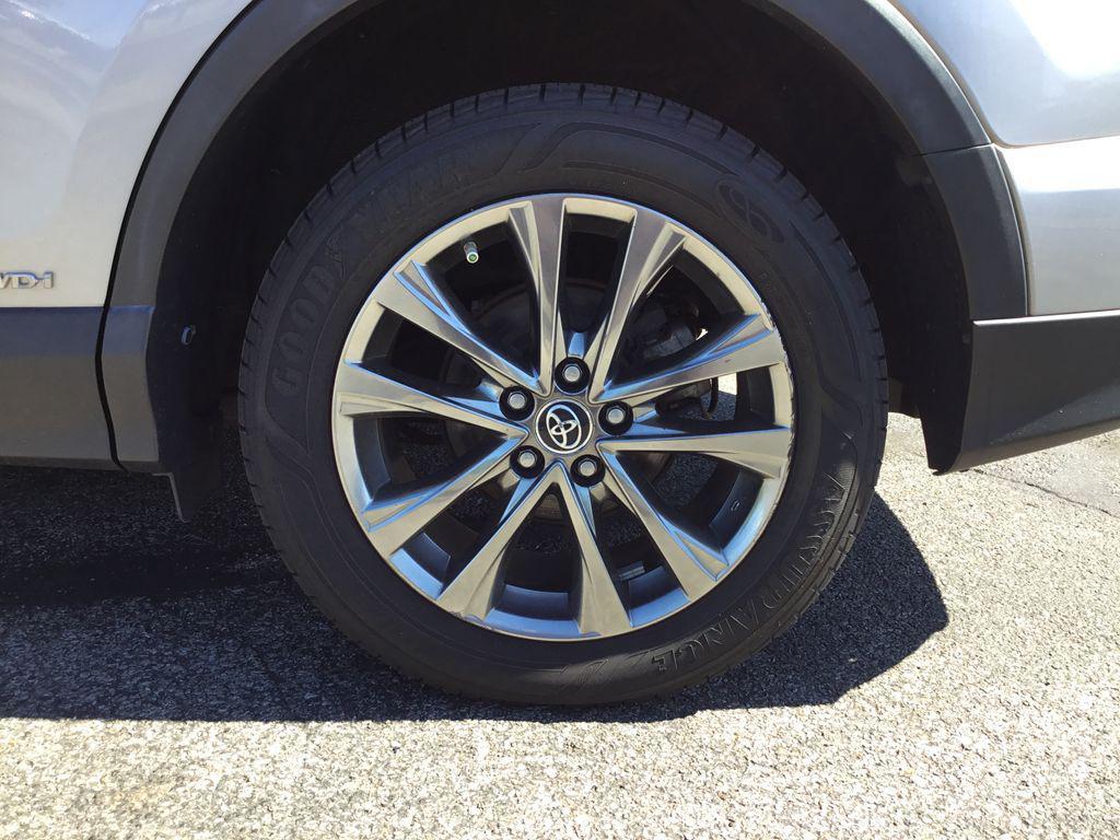 used 2018 Toyota RAV4 Hybrid car, priced at $19,197