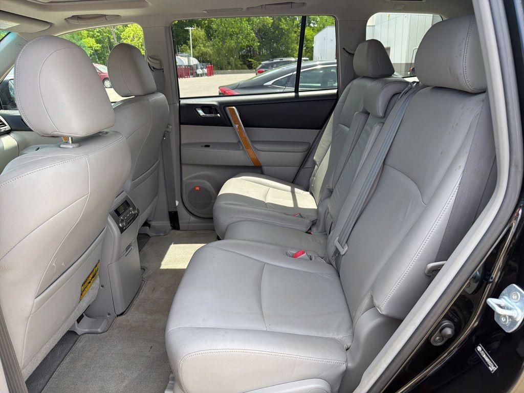 used 2009 Toyota Highlander Hybrid car, priced at $16,197