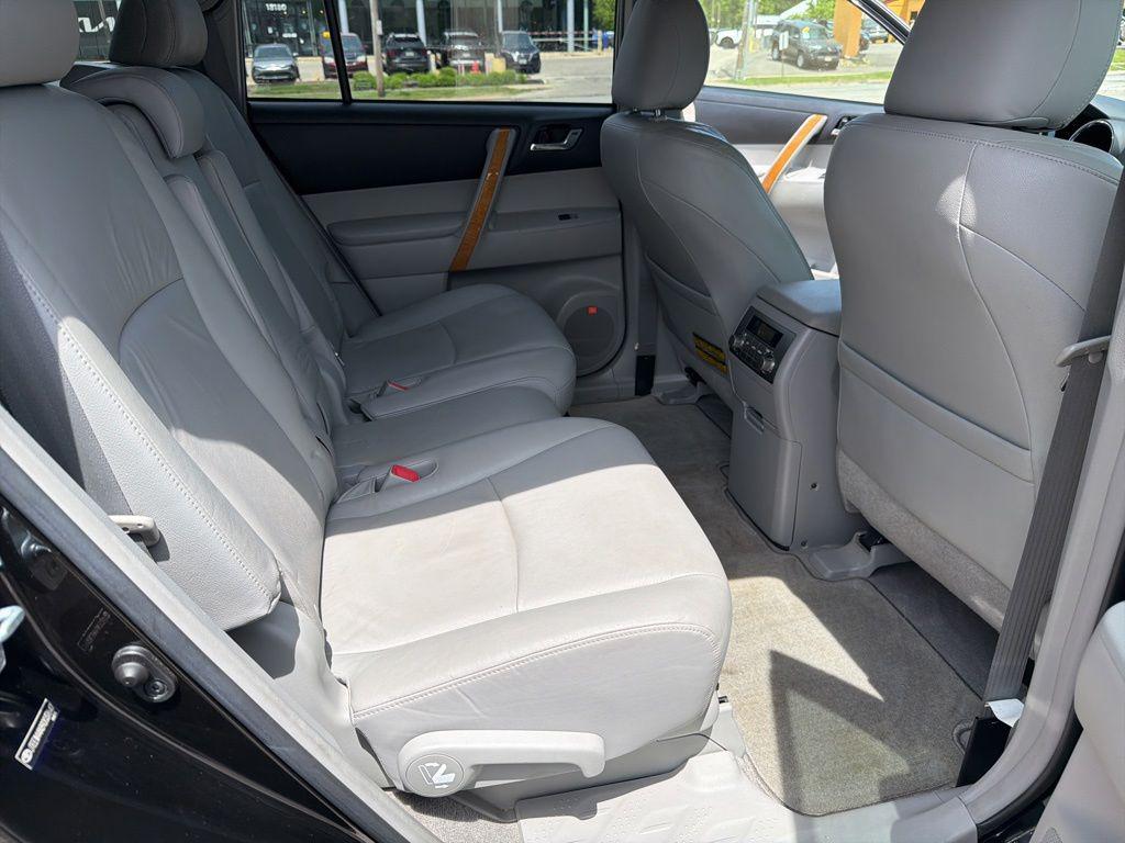 used 2009 Toyota Highlander Hybrid car, priced at $16,197