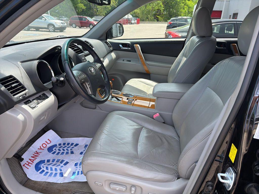 used 2009 Toyota Highlander Hybrid car, priced at $16,197