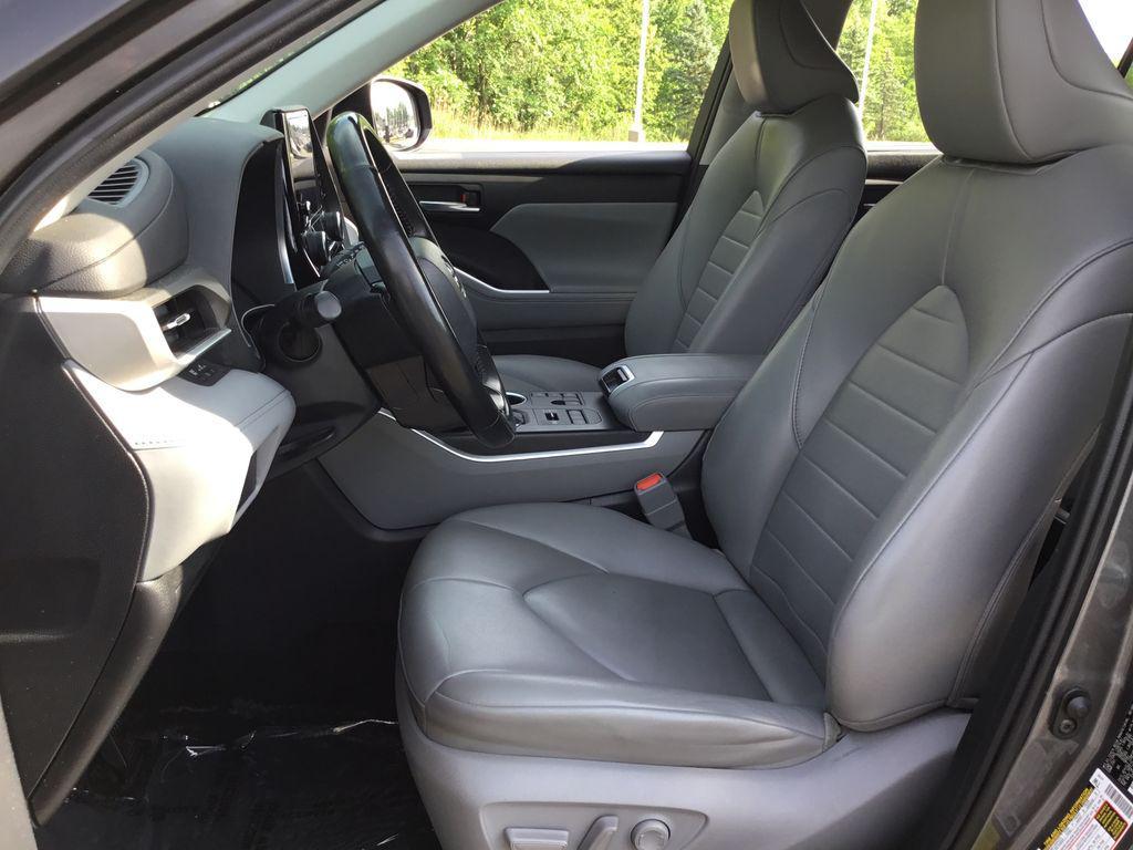 used 2023 Toyota Highlander car, priced at $32,197