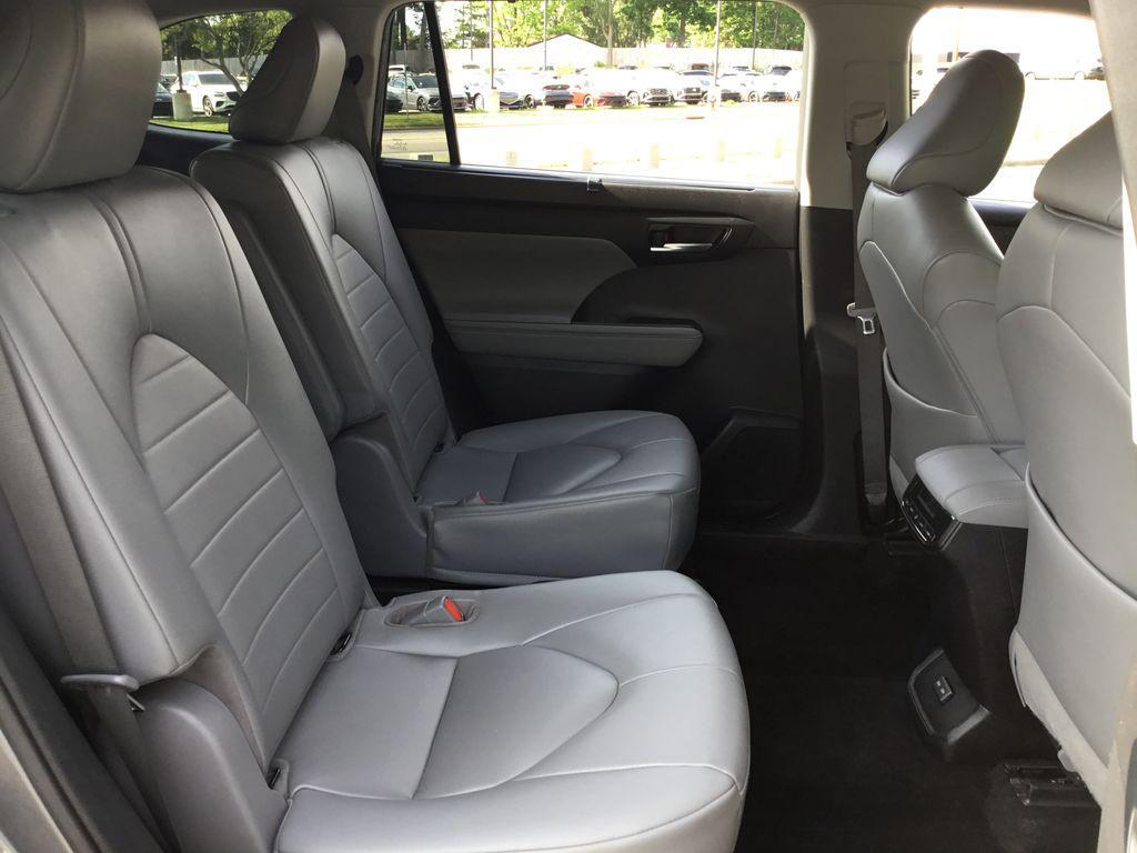 used 2023 Toyota Highlander car, priced at $32,197