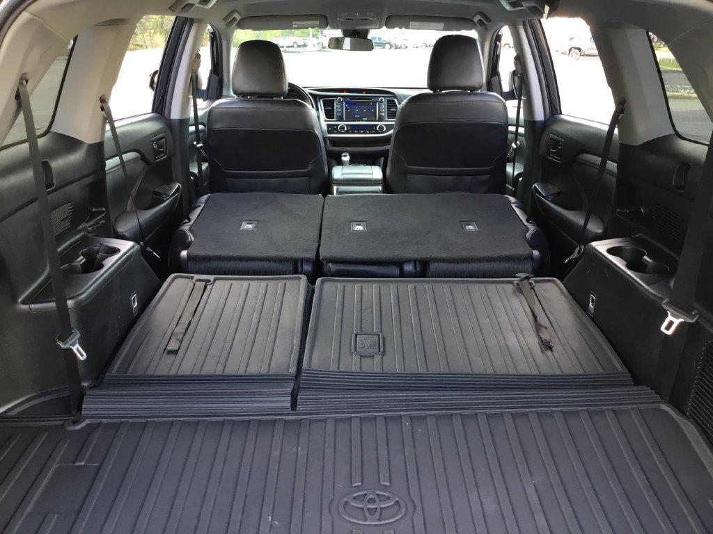 used 2019 Toyota Highlander car, priced at $24,395
