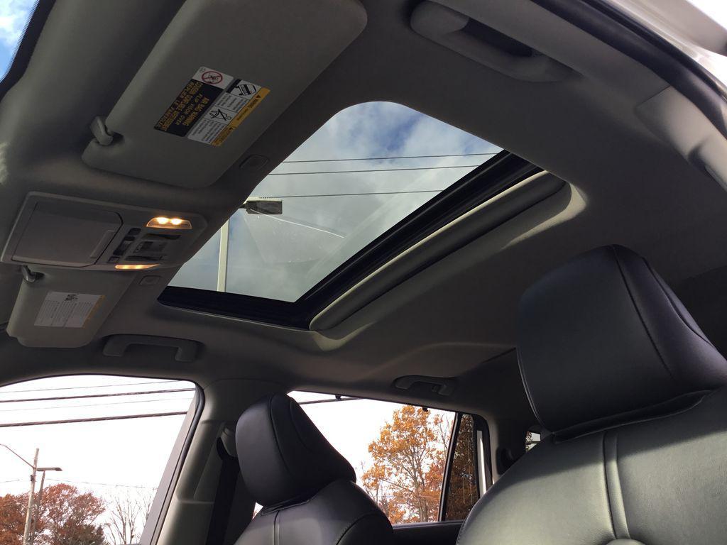 used 2024 Toyota Highlander car, priced at $39,299