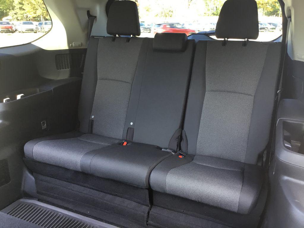 used 2025 Toyota Highlander car, priced at $42,999