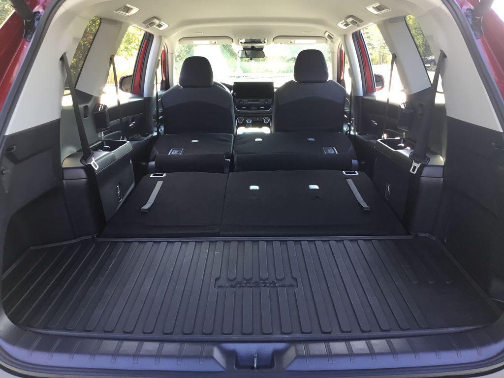 used 2025 Toyota Highlander car, priced at $42,999